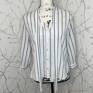 Mine blouse, Size Medium‎